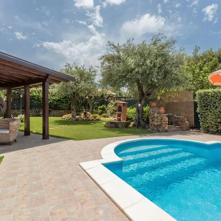 Jancaliva By Interhome Lascari